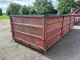 - - - Container - 5