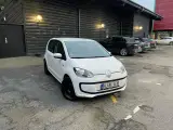 VW Up! 1,0 75 Move Up! ASG - 3