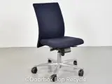 Häg h04 credo 4200 kontorstol med blåt polster og høj ryg