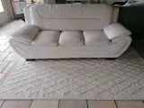 Ny 3 pers sofa i hvid læderlook. 