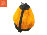 Orange rygsæk med frontlomme fra Universal (str. 47x39 cm) - 2