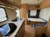 2013 - Adria Altea 390 PS   LAV EGENVÆGT KUN 800 KG, PERFEKT TIL EL-BILER. Yderst velholdt vogn, m/MOVER og Isabella fortelt. - 2