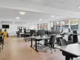 Kontorlejemål med massivt lysindfald i tidligere industribygning - 2