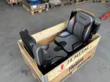 - - - Sæde med armlæn - 5