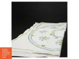Broderet dug (str. 49 x 49 cm) - 2
