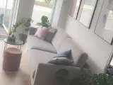 Flot grå sofa