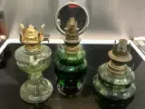 Antikke olielamper med grønt glas