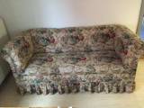 Sofa plus 4 stole