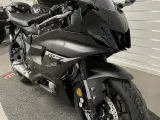 Yamaha R7 Midnight Black - 2