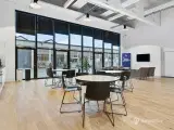 Højloftet lækkert kontor. showroom el. lign. i Kløverbyen på Amager - 2
