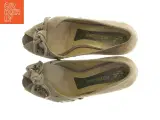 Beige stilethæle med dekoration fra Peter Kaiser (str. 39 ) - 5