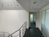Velbeliggende lejemål til kontor og/eller undervisning i flot stand - 2