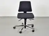 Duba b8 kontorstol med sort polster og krom stel