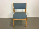 Farstrup konferencestol med lyseblåt polster - 2