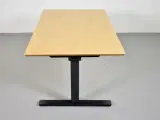 Hæve-/sænkebord med plade i ahorn, 160 cm. - 4