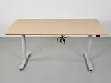 Fumac hæve-/sænkebord med bøgefiner, 160 cm.