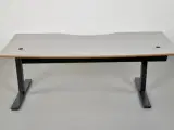 Scan office hæve-/sænkebord med grå laminat og let buet plade, 178 cm. - 3