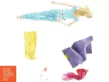 Barbie med tøj og tilbehør (str. 30 x 6 cm) - 3