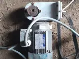 El motor med vinkel gear