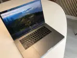 MacBook Pro Retina 15” i9 Touchbar