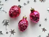 Vintage julekugler, hindbær i varm pink, 3 stk samlet - 3