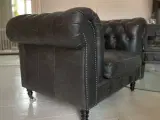 Chesterfield Cambridge lænestol i sort lædder