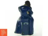 Keramikfigur af to omfavnende personer fra JIE (str. 19 cm) - 3