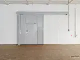 Logistiklejemål med porte og ramper og en loftshøjde op til 10 meter - 5