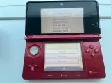 Nintendo 3DS, med touchpen, oplader og cover