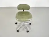 Vela kontorstol med grønt polster og stel i krom - 5