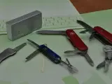 K N I V Victorinox. Bruges af EU militær