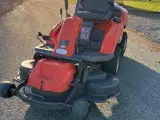 Husqvarna  R 214T AWD med 103 cm klippebredde - 3
