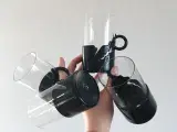 Glas m sort plastholder, 4 stk samlet - 2