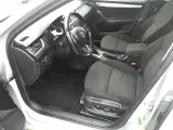 Skoda Octavia 2,0 TDi 150 Elegance DSG - 2