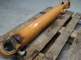 Case 621D Cylinder 87405374 - 4