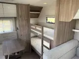 2024 - Hobby Excellent Edition 650 KMFe   Stor rummelig familie vogn med 2 køjer fra Hinshøj Caravan - 3