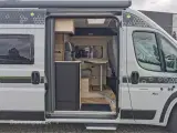 2025 - Chausson V594 Max   Flot nyt design - 5 sovepladser - van med to dobbeltsenge på tværs i køjesystem. 2,2, L motor , 140 HK, articpakke, solcelle og markise m.m. - 4