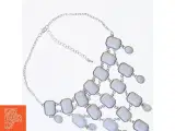 Sølvfarvet halskæde med hvide sten (str. Kæde 46 cm smykke 15 x 12 cm) - 2