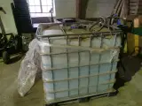 - - - Palletank med Adblue ca. 700 L - 2