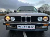 BMW 320i  - 2