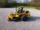 Cub Cadet XZ5 L107  Med V-Twin motor - 2
