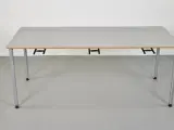 Randers radius kantinebord med grå plade og alufarvet stel - 3