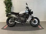 Yamaha XSR700 Heritage White - 2