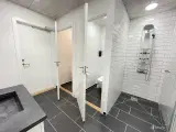 Erhvervslejemål med 2 gode elporte - 4