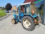 Ford 4110 Narrov smalspors traktor - 2