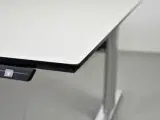 Hæve-/sænkebord med hvid plade med mavebue, 200 cm. - 5