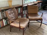  et sæt colonial chairs