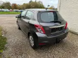 Toyota Yaris 1,3 VVT-i T2 - 3