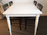 Spisebord m/udtræk og 5 stole - Samlet pris.