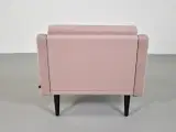 Lyserød loungestol fra via cph - 3